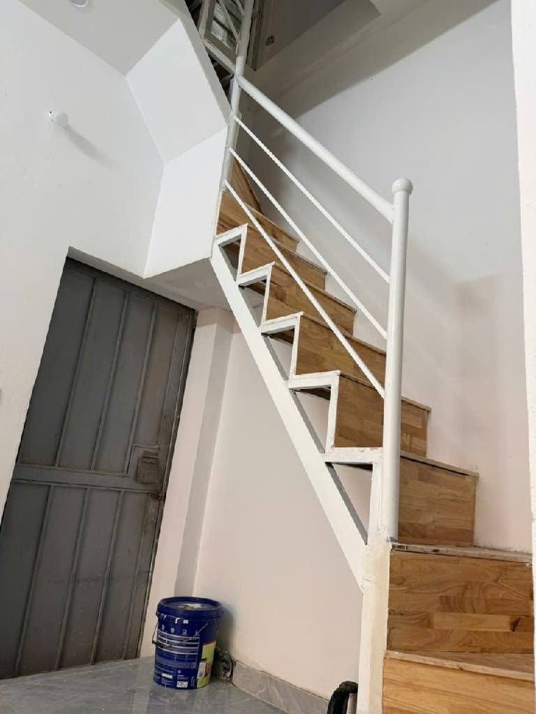 Bán nhà Lương Thế Vinh - diện tích 18m2 2 tầng - Mặt phố kinh doanh - giá 2 tỷ