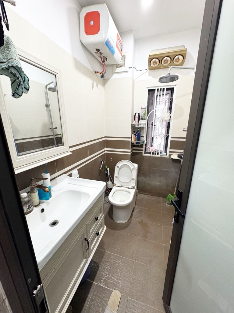 Bán nhà Hoàng Mai - diện tích 48,9m2 5 tầng - Nhà dân xây kiên cố, full nội thất - giá 1,1 tỷ