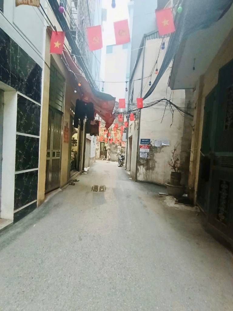 Bán nhà Kim Giang - diện tích 31m2 4 tầng - Mặt ngõ thông ô tô chạy - giá 12,6 tỷ