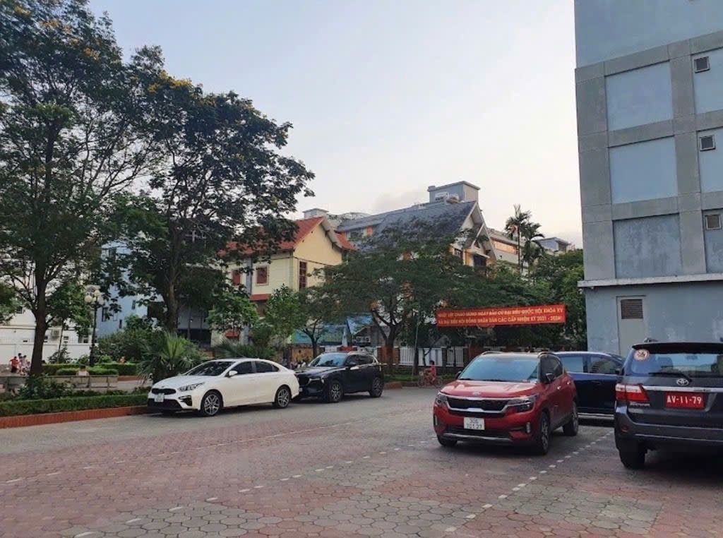 Bán nhà Bắc Linh Đàm - diện tích 108m2 10 tầng - Căn Góc 3 mặt thoáng - giá 8 tỷ
