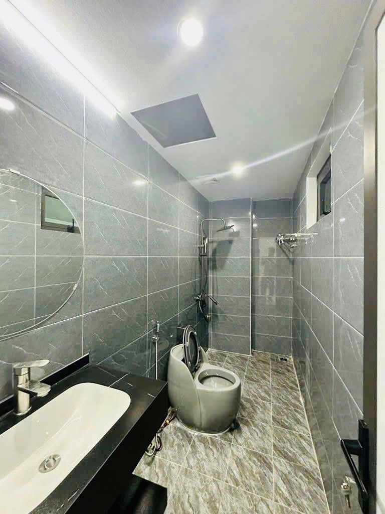Bán nhà Lò Đúc - diện tích 30m2 5 tầng - Lô góc, xây mới thang máy - giá 13,2 tỷ