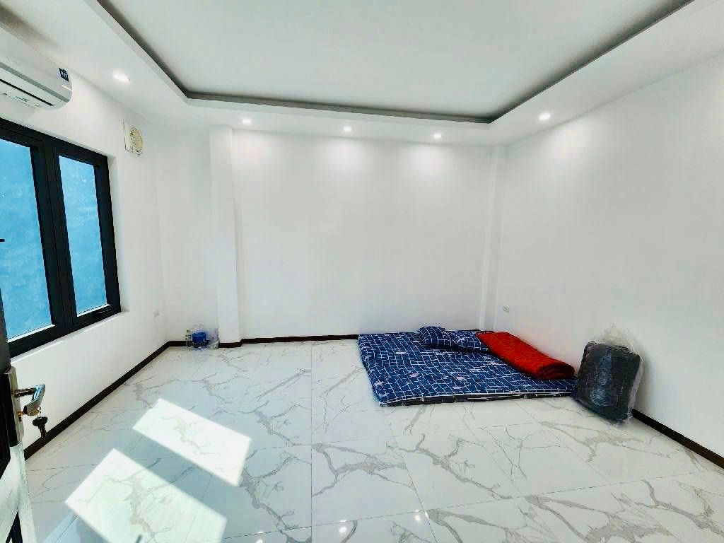 Bán nhà Lò Đúc - diện tích 30m2 5 tầng - Lô góc, xây mới thang máy - giá 13,2 tỷ