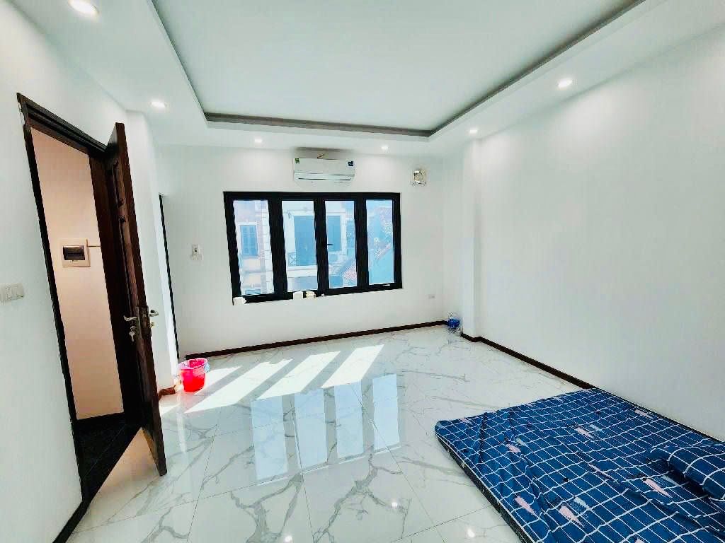 Bán nhà Lò Đúc - diện tích 30m2 5 tầng - Lô góc, xây mới thang máy - giá 13,2 tỷ