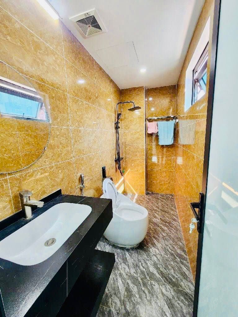 Bán nhà Lò Đúc - diện tích 30m2 5 tầng - Lô góc, xây mới thang máy - giá 13,2 tỷ