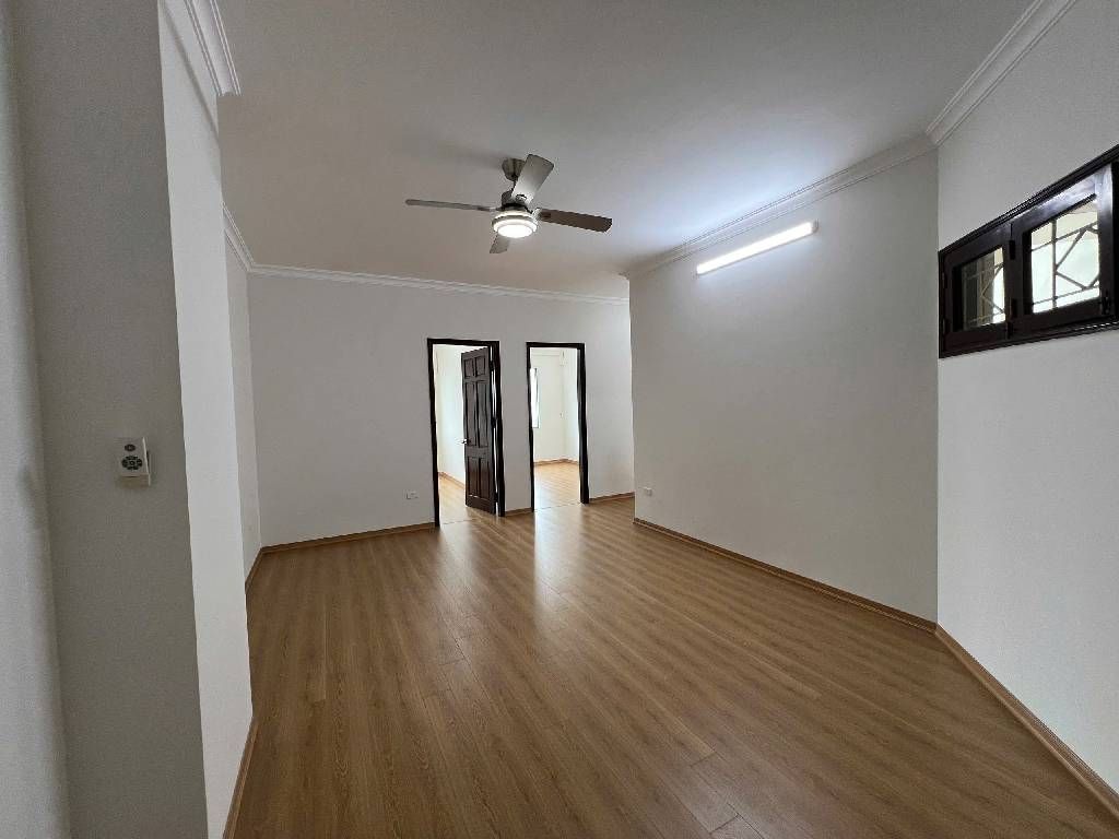 Bán nhà Khuất Duy Tiến - diện tích 70m2 1 tầng - Căn hộ đẹp, view thoáng - giá 6,35 tỷ