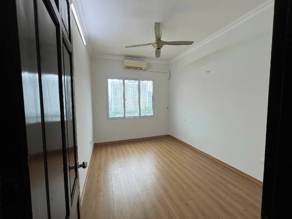 Bán nhà Khuất Duy Tiến - diện tích 70m2 1 tầng - Căn hộ đẹp, view thoáng - giá 6,35 tỷ