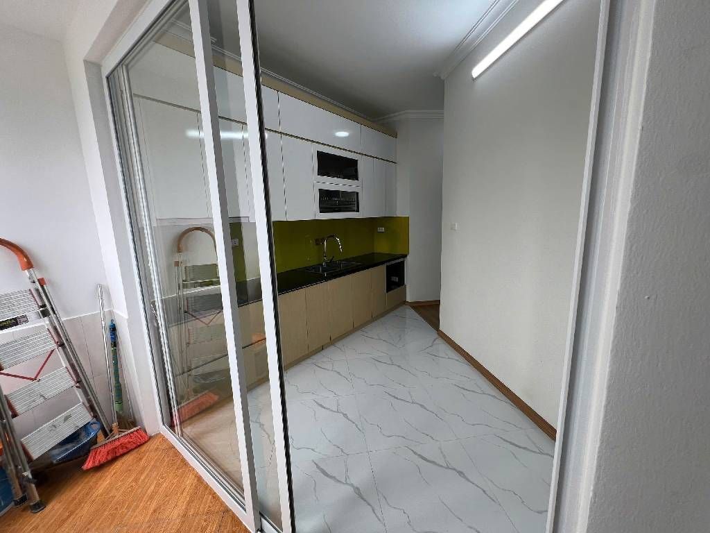 Bán nhà Khuất Duy Tiến - diện tích 70m2 1 tầng - Căn hộ đẹp, view thoáng - giá 6,35 tỷ