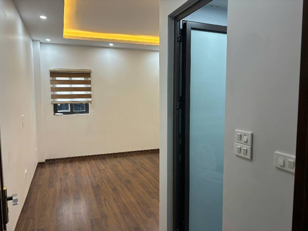 Bán nhà Minh Khai - diện tích 56m2 6 tầng - Ô tô đỗ cửa - giá 14,9 tỷ