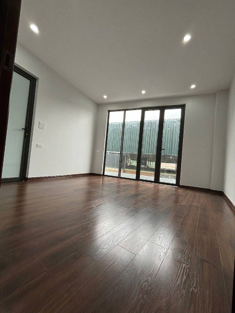 Bán nhà Minh Khai - diện tích 56m2 6 tầng - Ô tô đỗ cửa - giá 14,9 tỷ