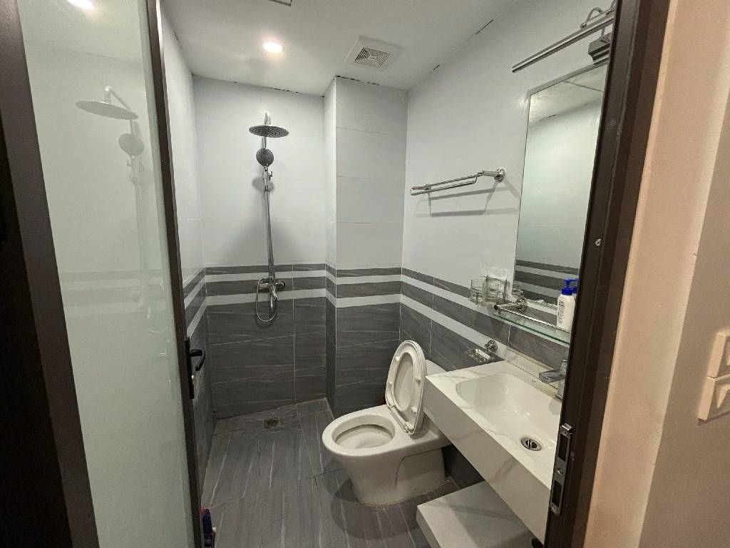 Bán nhà Minh Khai - diện tích 56m2 6 tầng - Ô tô đỗ cửa - giá 14,9 tỷ