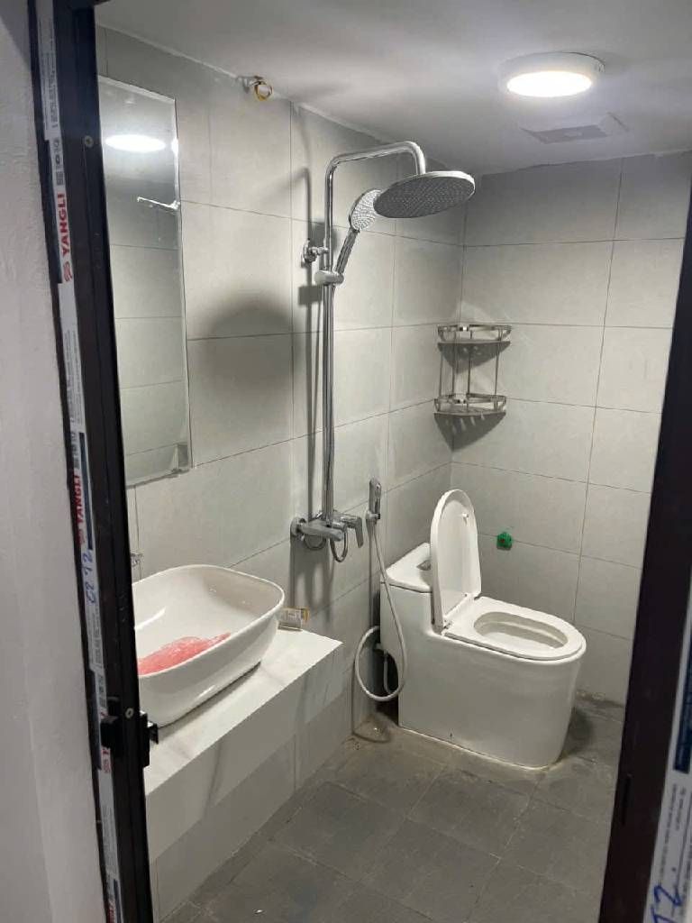 Bán nhà Định Công Hạ - diện tích 43m2 3 tầng - ô tô đỗ cửa - giá 2,8 tỷ