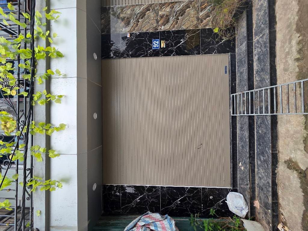 Bán nhà Định Công Hạ - diện tích 43m2 3 tầng - Ô tô đỗ cửa - giá 2,8 tỷ