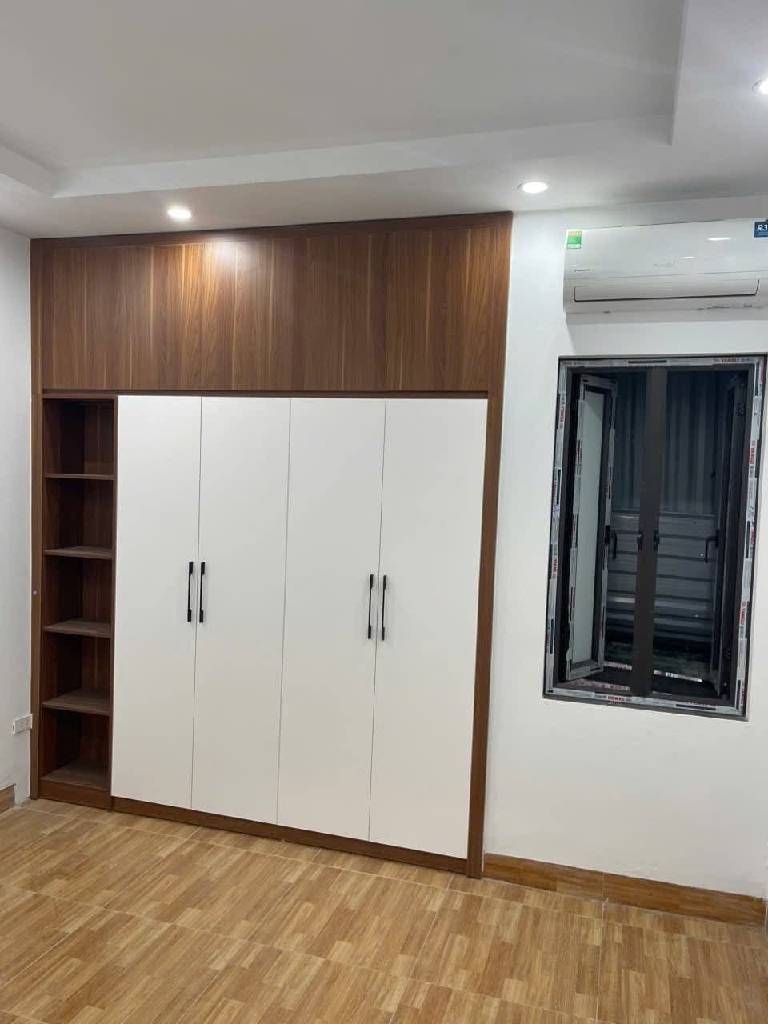 Bán nhà Định Công Hạ - diện tích 43m2 3 tầng - Ô tô đỗ cửa - giá 2,8 tỷ