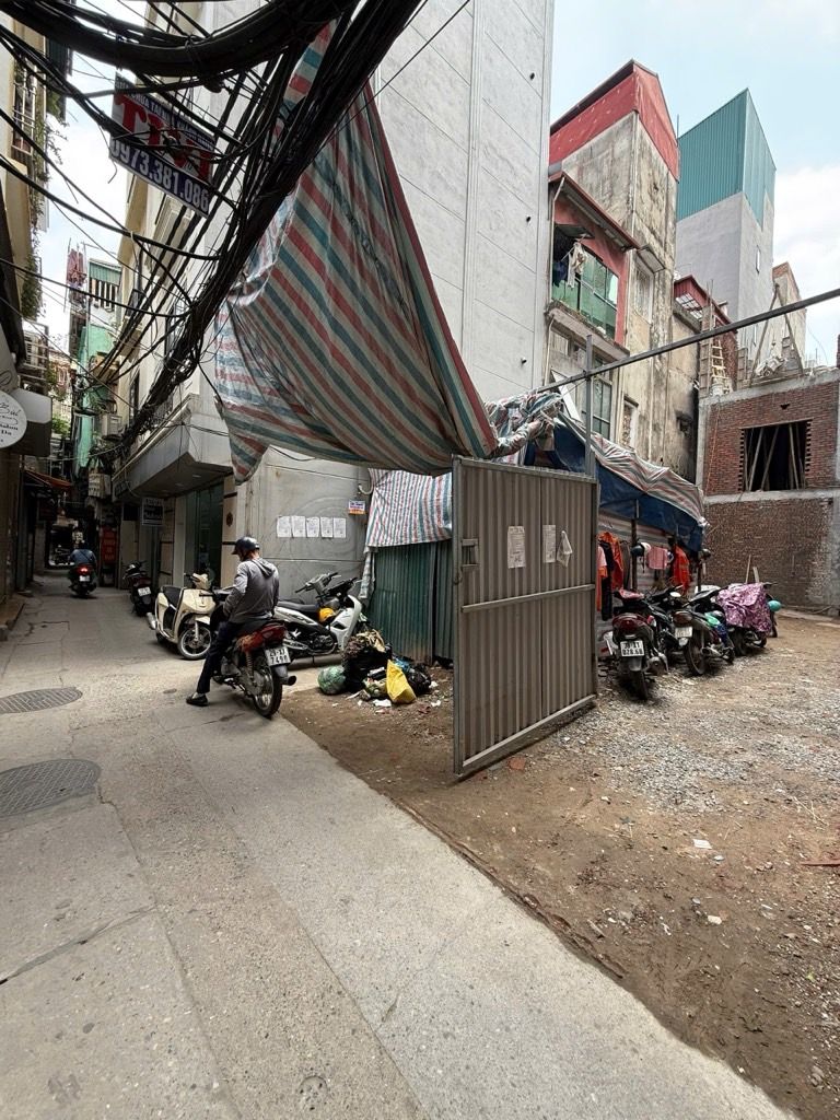 Bán nhà Kim Ngưu - diện tích 30m2 5 tầng - Nhà mới, thang máy, ngõ nông - giá 9,6 tỷ