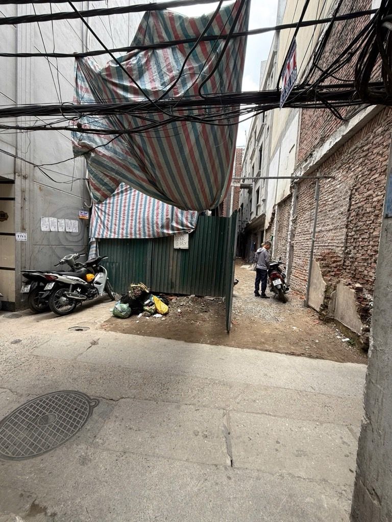 Bán nhà Kim Ngưu - diện tích 30m2 5 tầng - Nhà mới, thang máy, ngõ nông - giá 9,6 tỷ