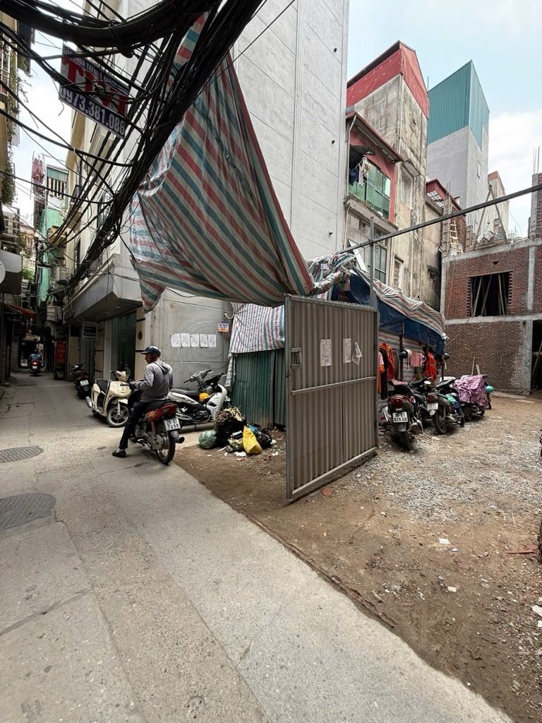 Bán nhà Kim Ngưu - diện tích 30m2 5 tầng - Nhà mới, thang máy, ngõ nông - giá 9,6 tỷ
