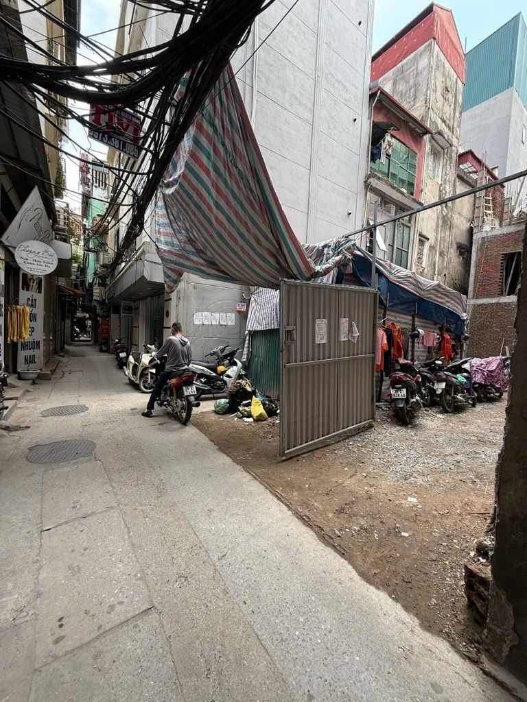 Bán nhà Kim Ngưu - diện tích 30m2 5 tầng - Nhà mới, thang máy, ngõ nông - giá 9,6 tỷ