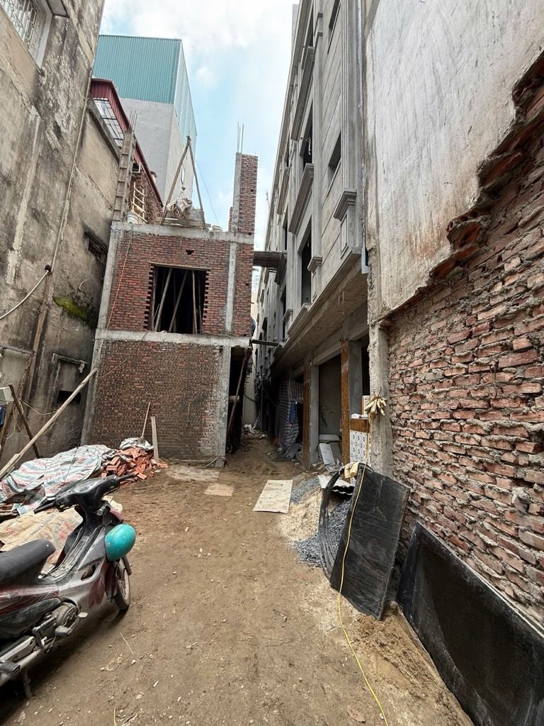 Bán nhà Kim Ngưu - diện tích 30m2 5 tầng - Nhà mới, thang máy, ngõ nông - giá 9,6 tỷ
