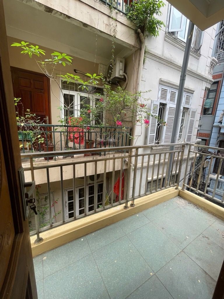 Bán nhà Vân Hồ - diện tích 30m2 4 tầng - Ngõ 3 gác - giá 10,5 tỷ