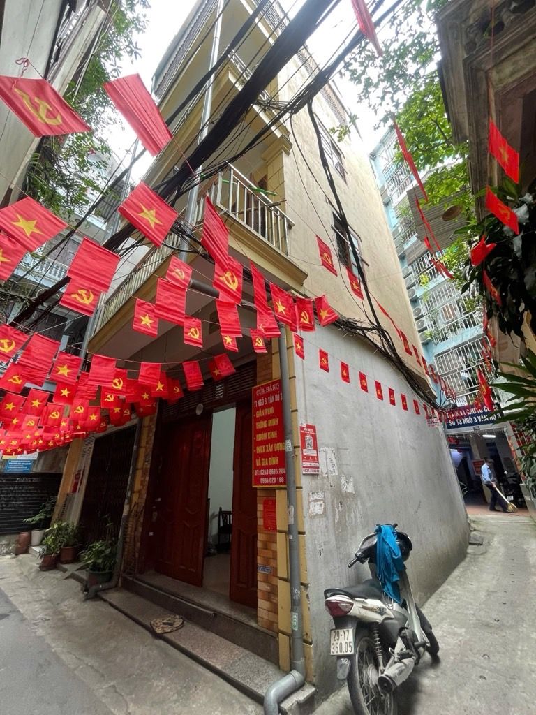 Bán nhà Vân Hồ - diện tích 30m2 4 tầng - Ngõ 3 gác - giá 10,5 tỷ