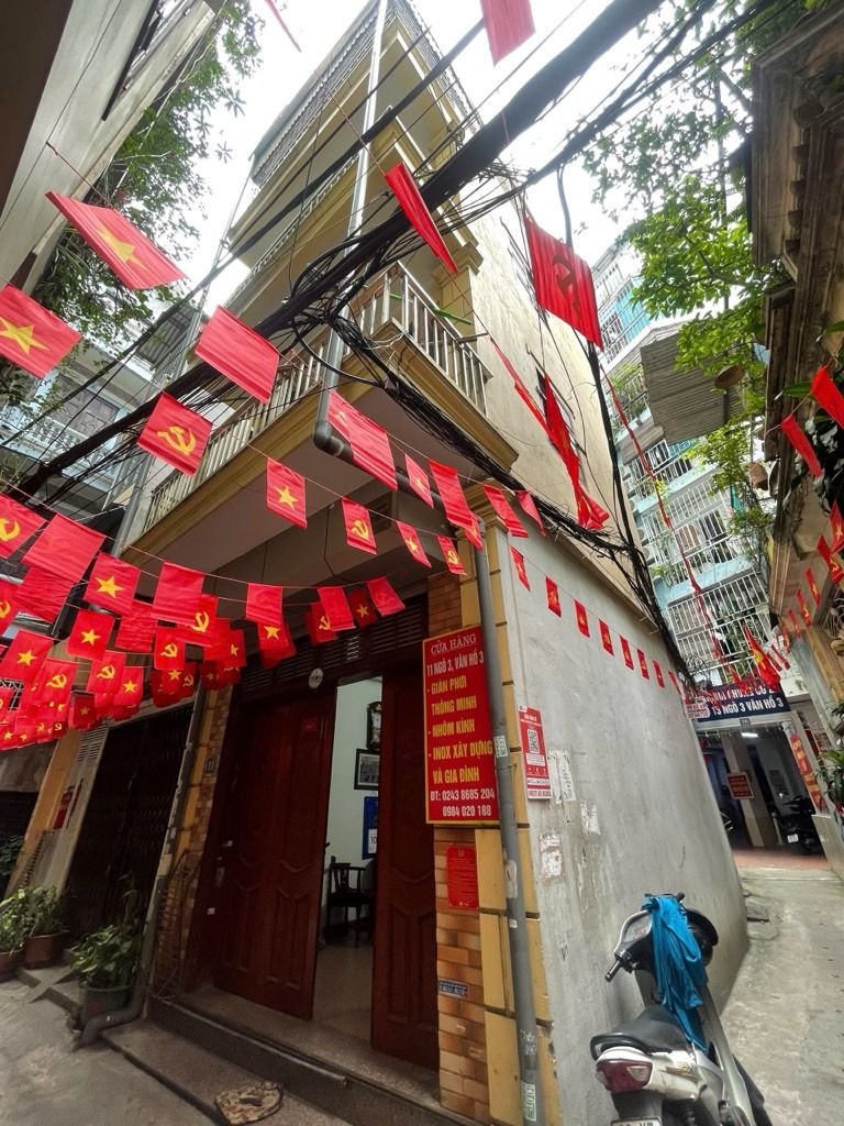 Bán nhà Vân Hồ - diện tích 30m2 4 tầng - Ngõ 3 gác - giá 10,5 tỷ