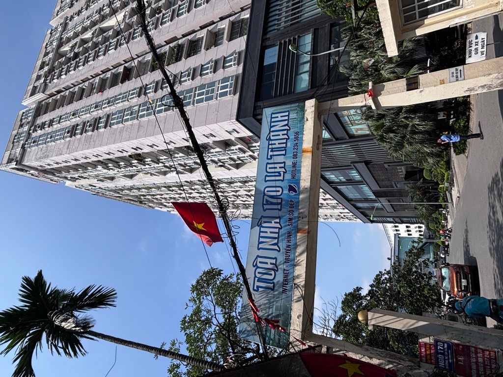 Bán nhà La Thành - diện tích 98.3m2 1 tầng - Căn hộ lô góc, 3 ngủ - giá 11 tỷ