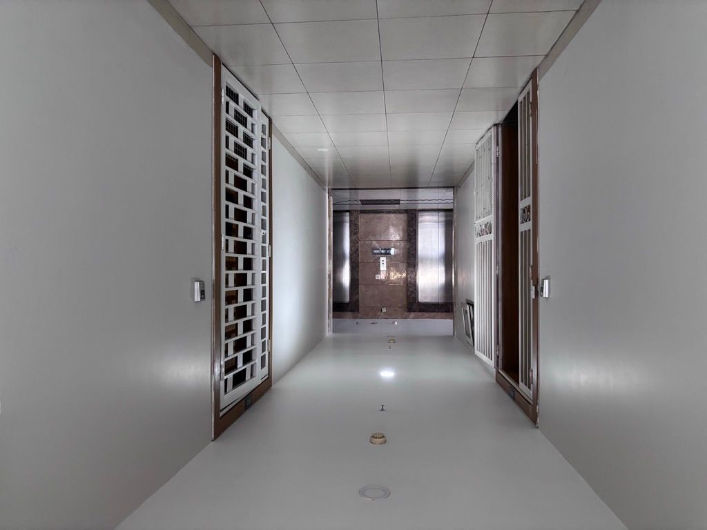 Bán nhà La Thành - diện tích 98.3m2 1 tầng - Căn hộ lô góc, 3 ngủ - giá 11 tỷ
