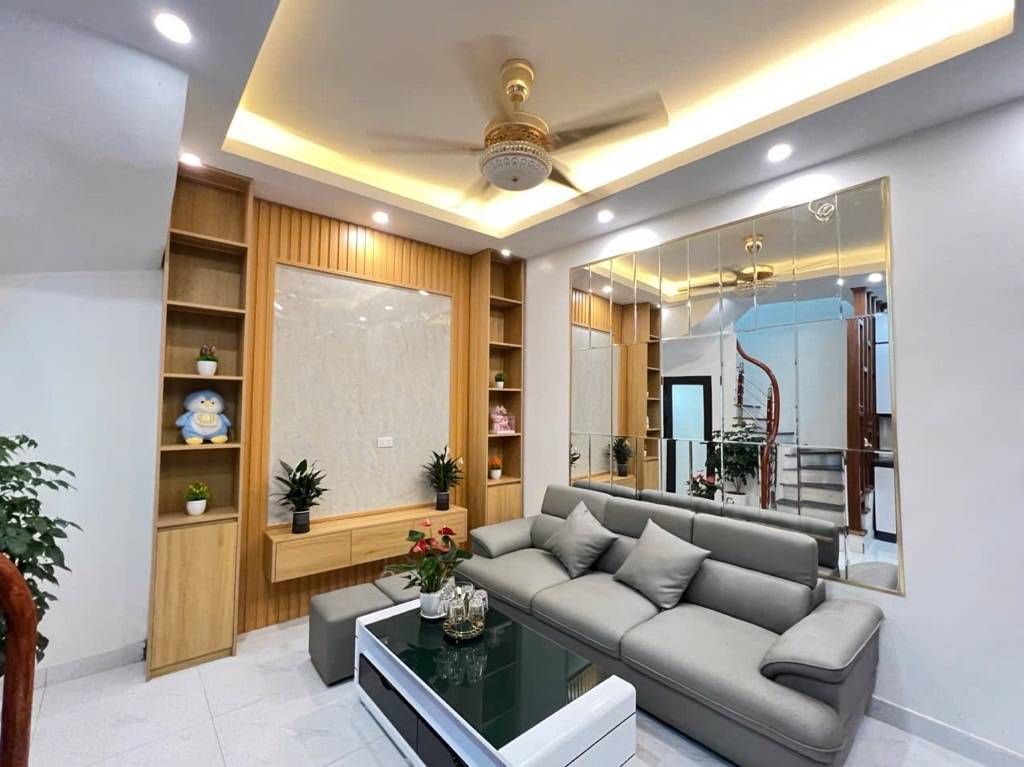 Bán nhà Tôn Đức Thắng - diện tích 21m2 5 tầng - Lô góc 3 mặt thoáng - giá 7,5 tỷ