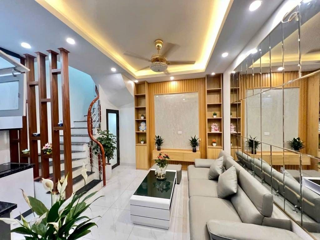 Bán nhà Tôn Đức Thắng - diện tích 21m2 5 tầng - Lô góc 3 mặt thoáng - giá 7,5 tỷ