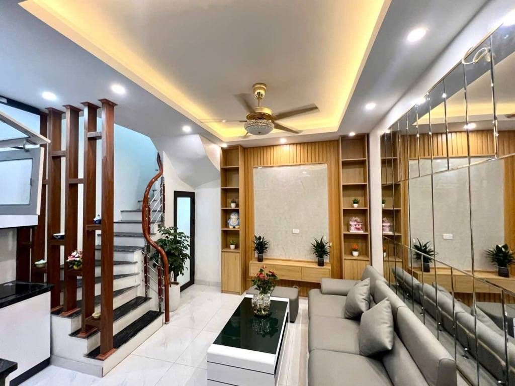 Bán nhà Tôn Đức Thắng - diện tích 21m2 5 tầng - Lô góc 3 mặt thoáng - giá 7,5 tỷ