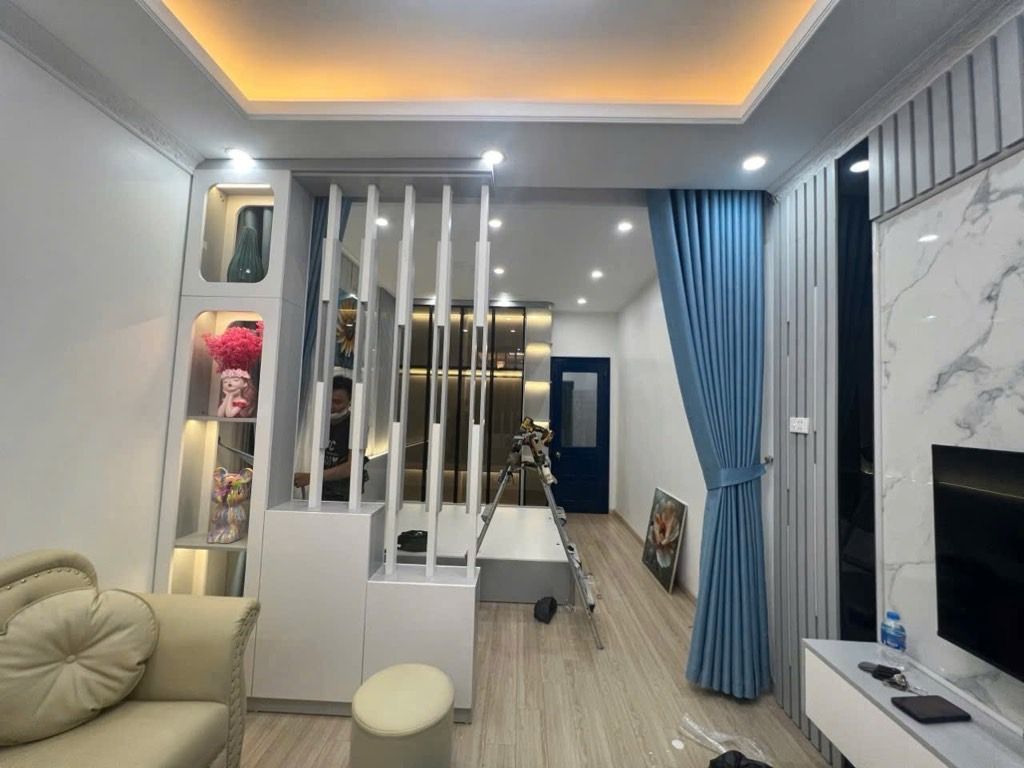 Bán nhà Nguyên Hồng - diện tích 45m2 1 tầng - vị trí kim cương - giá 3,6 tỷ