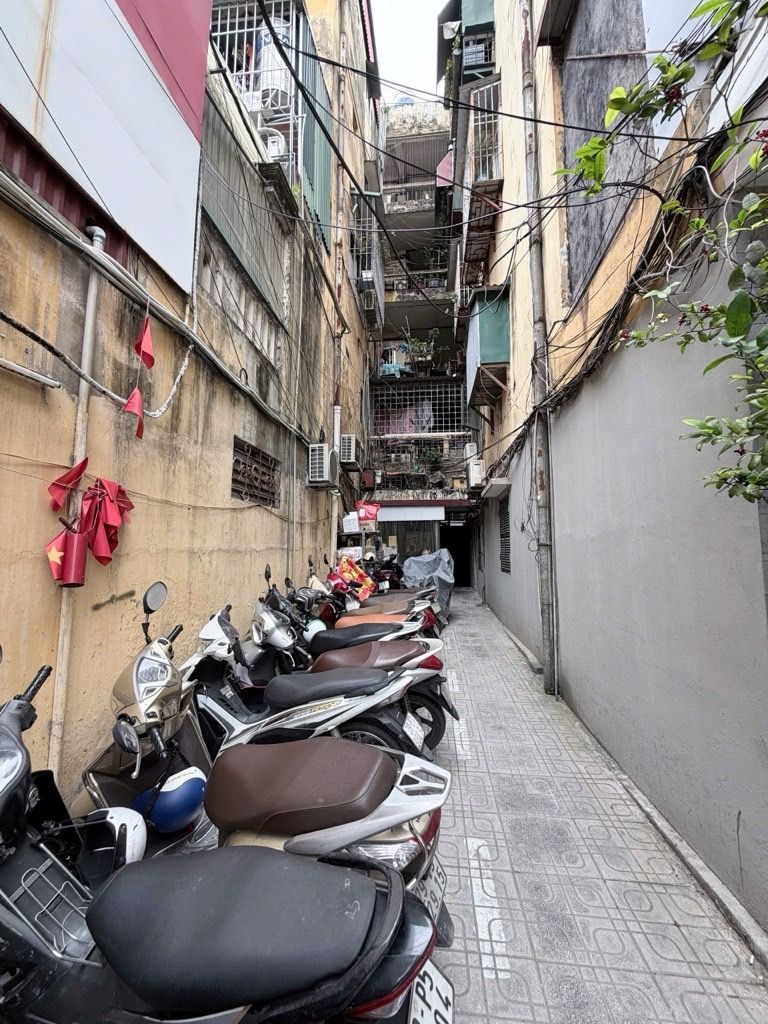 Bán nhà Nguyên Hồng - diện tích 45m2 1 tầng - vị trí kim cương - giá 3,6 tỷ