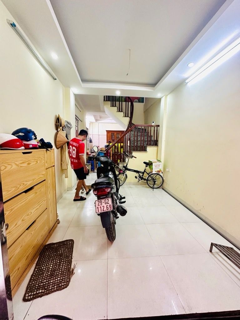 Bán nhà Khương Trung - diện tích 30m2 5 tầng - LÔ GÓC - CẦU THANG GIỮA - giá 8,6 tỷ