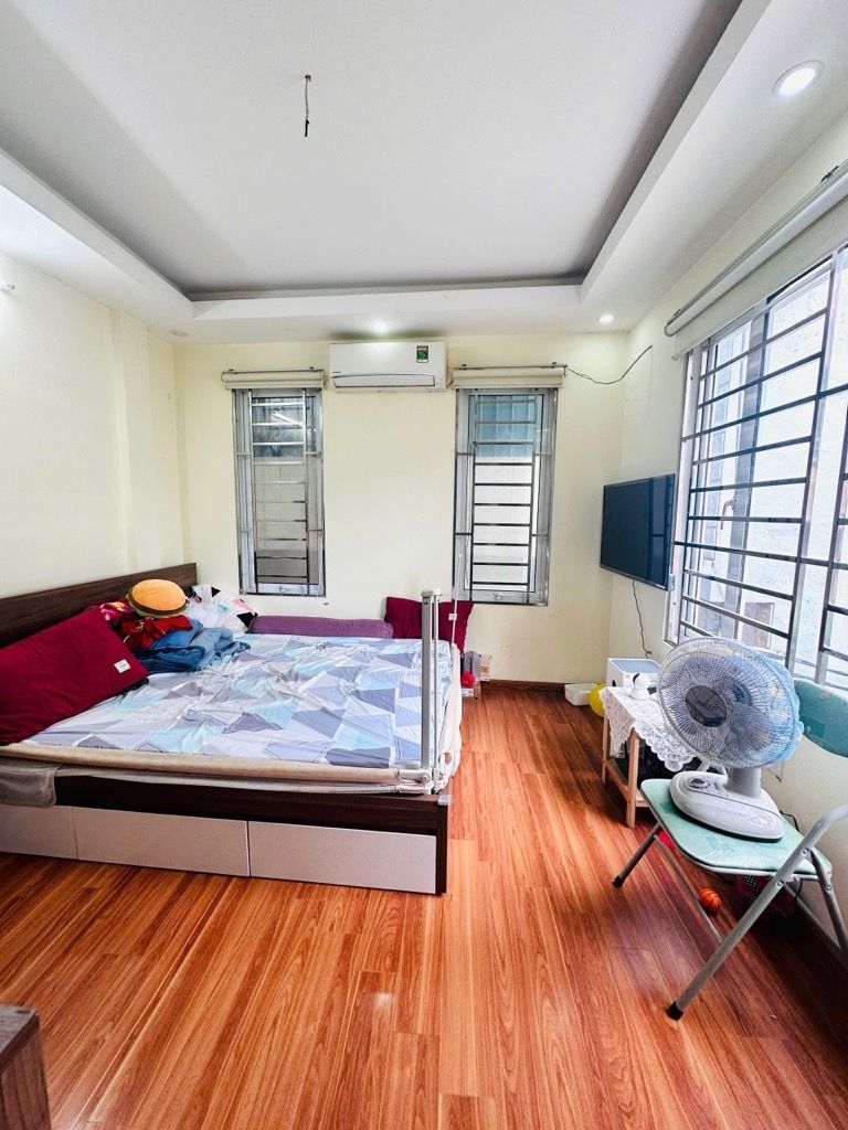 Bán nhà Khương Trung - diện tích 30m2 5 tầng - LÔ GÓC - CẦU THANG GIỮA - giá 8,6 tỷ