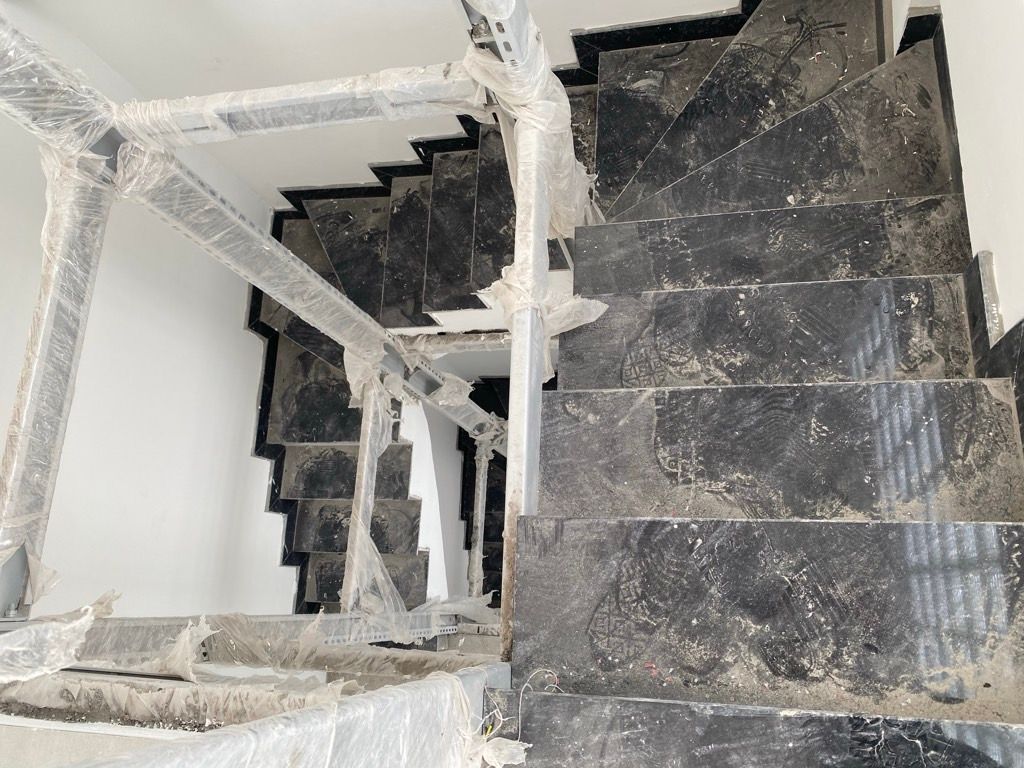 Bán nhà Đường Láng - diện tích 36m2 6 tầng - Nhà lô góc xây mới - giá 12,8 tỷ
