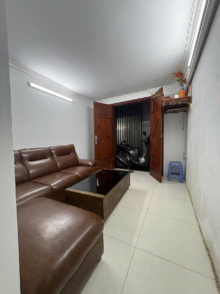 Bán nhà Thái Thịnh - diện tích 65m2 1 tầng - Căn hộ tầng 1 thông 2 cửa 2 mặt ngõ - giá 3,65 tỷ