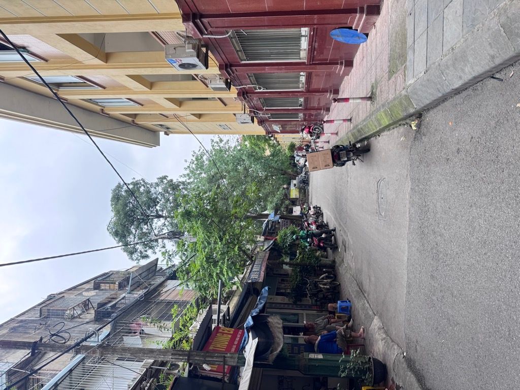 Bán nhà Thanh Xuân Bắc - diện tích 28,4m2 3 tầng - Nhà nhỏ tiền, tầm tài chính nhiều khách - giá 2,35 tỷ