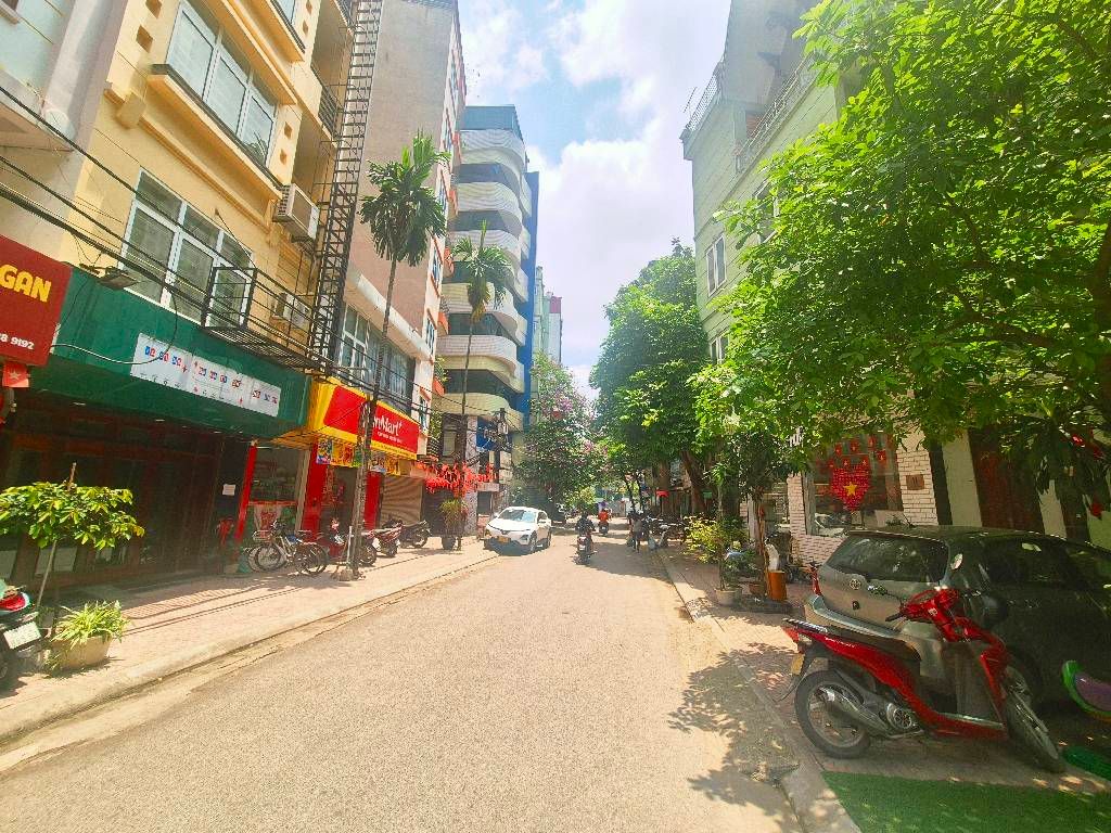 Bán nhà Tôn Đức Thắng - diện tích 29m2 4 tầng - Nhà đẹp gần phố - giá 9,5 tỷ