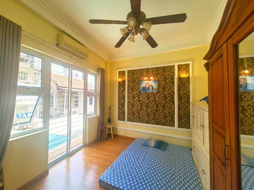 Bán nhà Tôn Đức Thắng - diện tích 29m2 4 tầng - Nhà đẹp gần phố - giá 9,5 tỷ