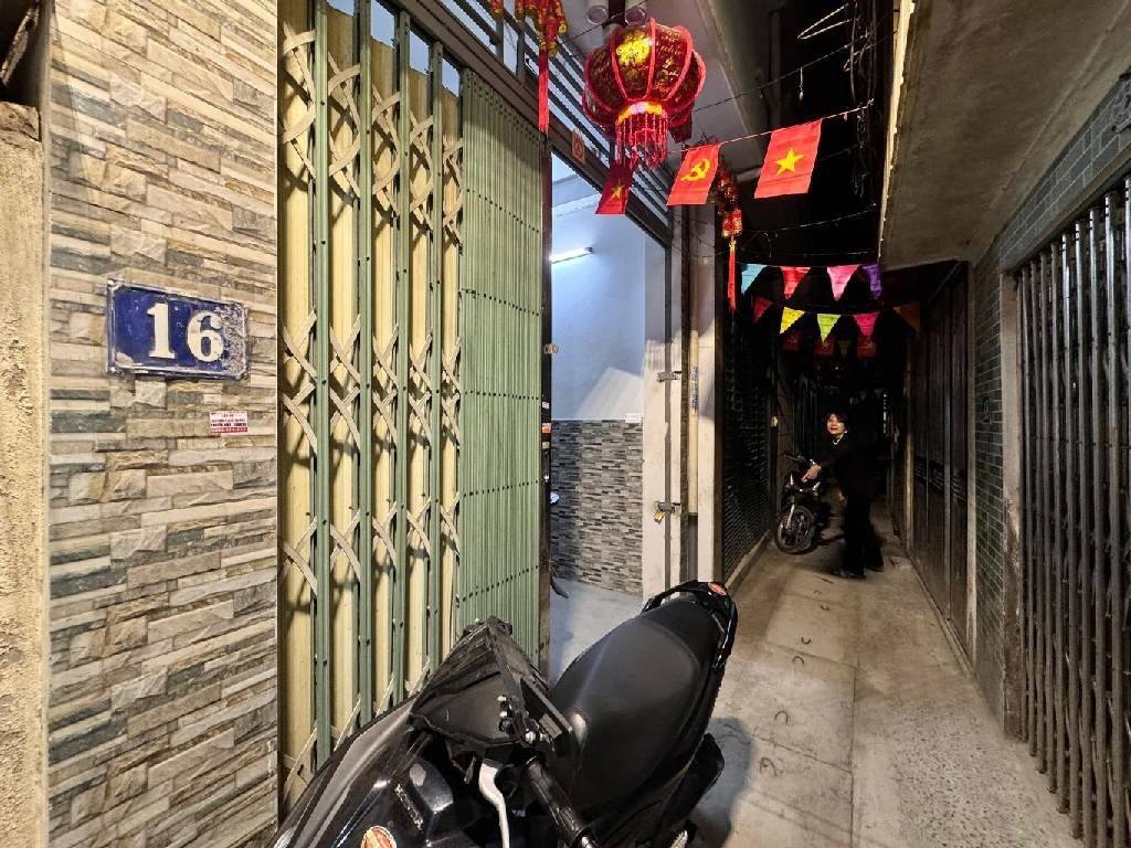 Bán nhà Nguyễn Trãi - diện tích 31m2 5 tầng - nhà dân xây, thiết kế mỗi tầng 2 ngủ - giá 8,5 tỷ