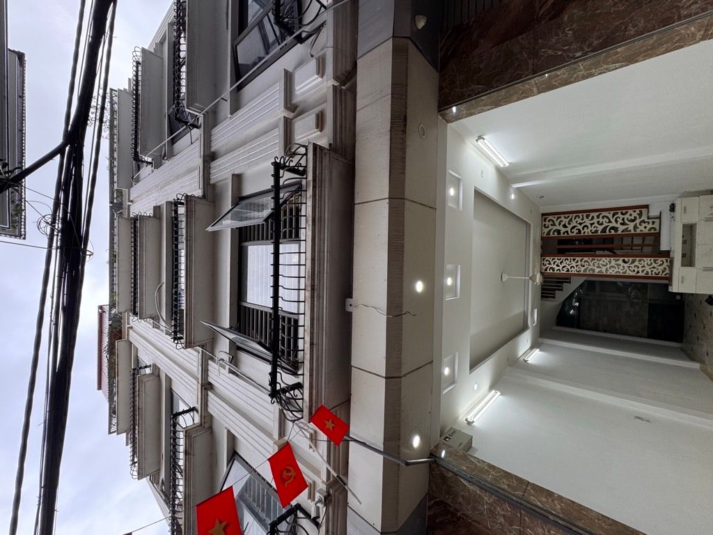 Bán nhà Yên Duyên - diện tích 42m2 5 tầng - Ô TÔ ĐỖ CỬA - giá 10,8 tỷ