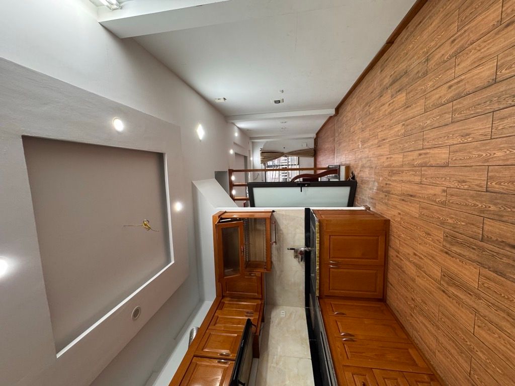 Bán nhà Yên Duyên - diện tích 42m2 5 tầng - Ô TÔ ĐỖ CỬA - giá 10,8 tỷ