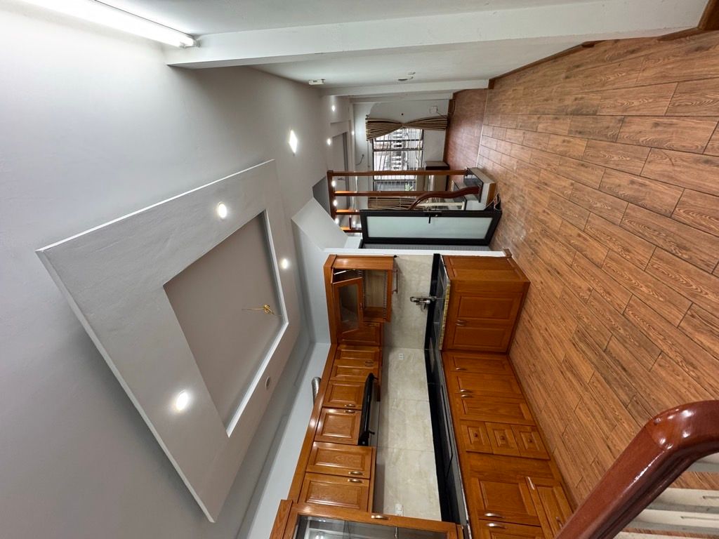 Bán nhà Yên Duyên - diện tích 42m2 5 tầng - Ô TÔ ĐỖ CỬA - giá 10,8 tỷ