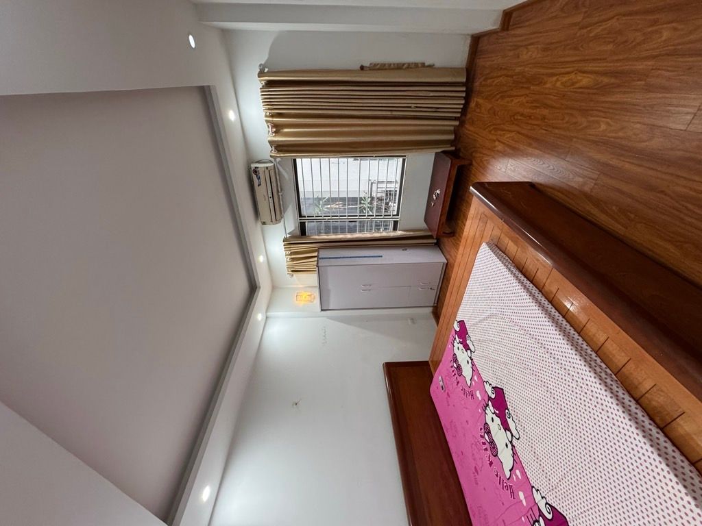 Bán nhà Yên Duyên - diện tích 42m2 5 tầng - Ô TÔ ĐỖ CỬA - giá 10,8 tỷ