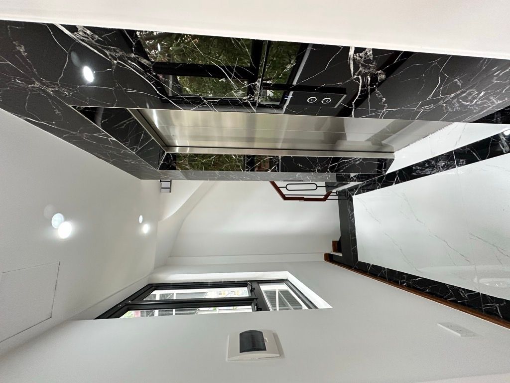 Bán nhà Giếng Mứt - diện tích 28m2 7 tầng - Lô góc, thang máy - giá 15,8 tỷ