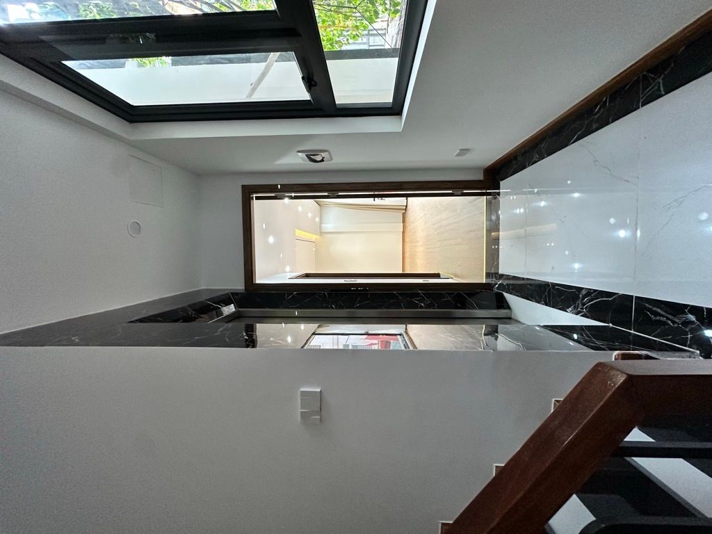 Bán nhà Giếng Mứt - diện tích 28m2 7 tầng - Lô góc, thang máy - giá 15,8 tỷ