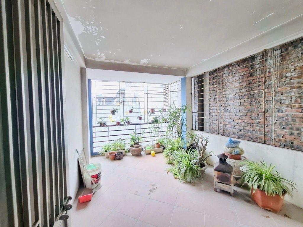 Bán nhà Đường Láng - diện tích 42.7m2 5 tầng - Nhà dân xây chắc chắn - giá 15 tỷ