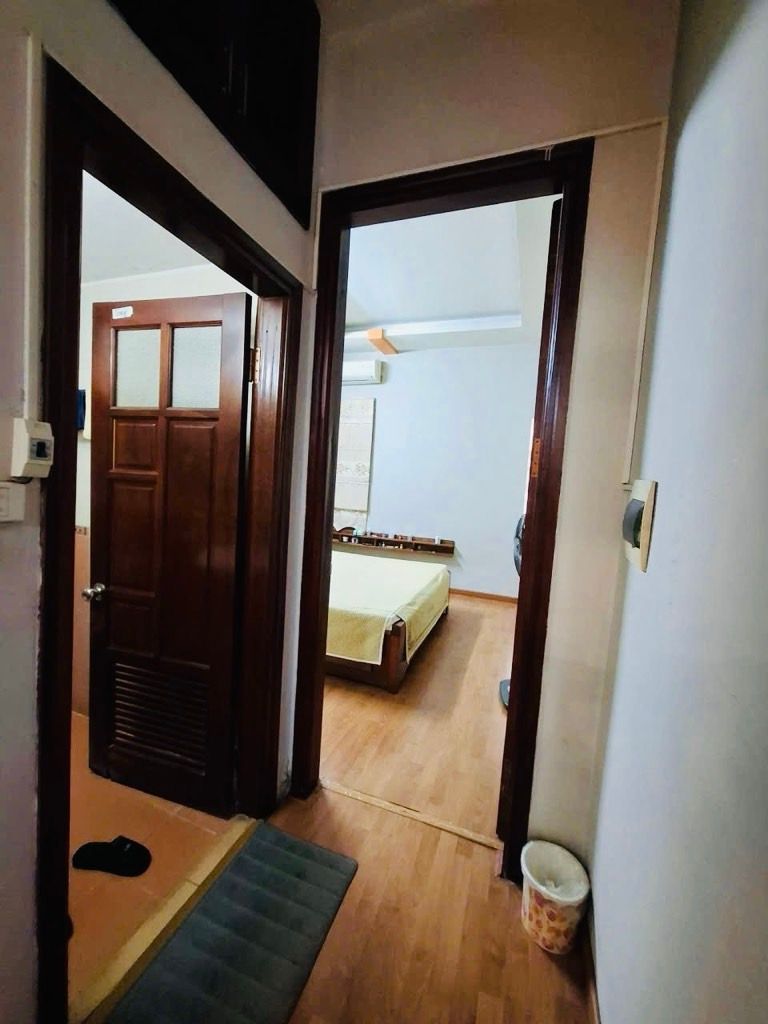Bán nhà Đường Láng - diện tích 42.7m2 5 tầng - Nhà dân xây chắc chắn - giá 15 tỷ