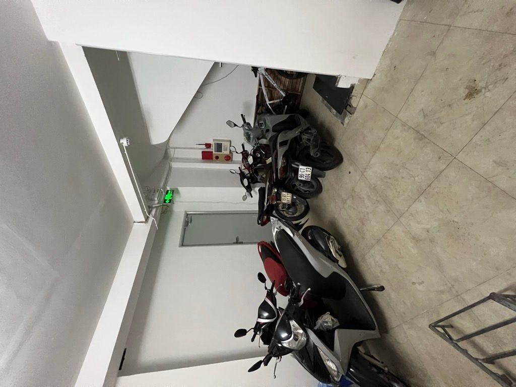 Bán nhà Trần Quý Cáp - diện tích 46,2m2 5 tầng - Lô góc 2 thoáng - giá 15 tỷ