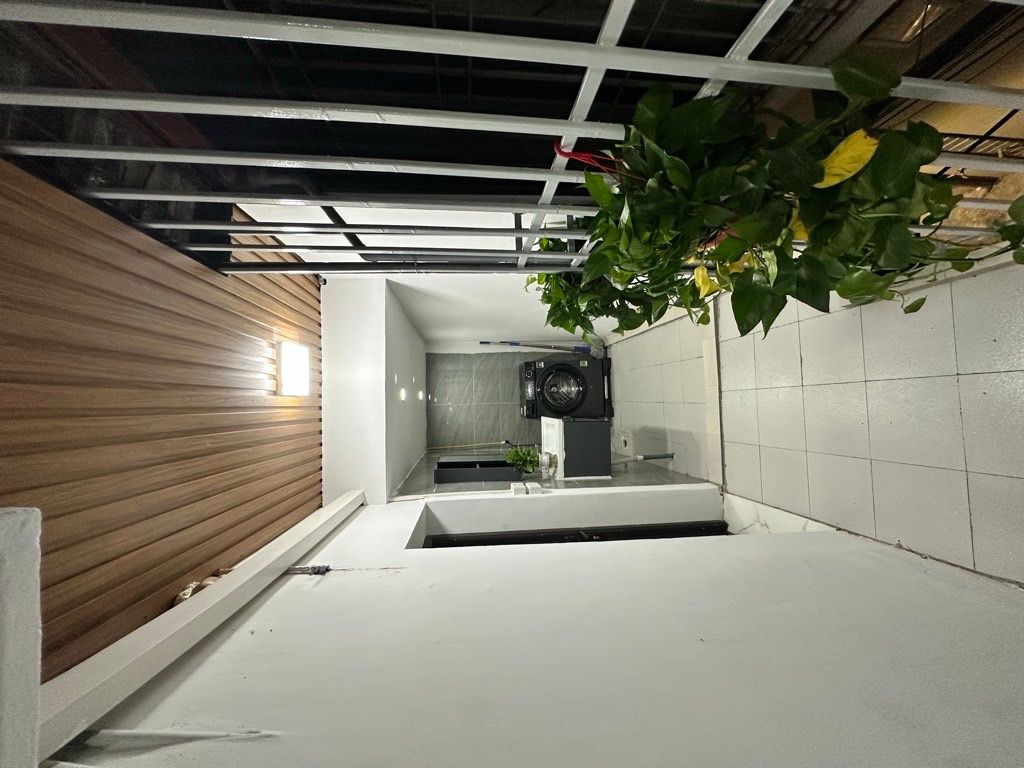 Bán nhà Chùa Láng - diện tích 27,4m2 1 tầng - Ô tô đỗ chân cầu thang - giá 0 tỷ